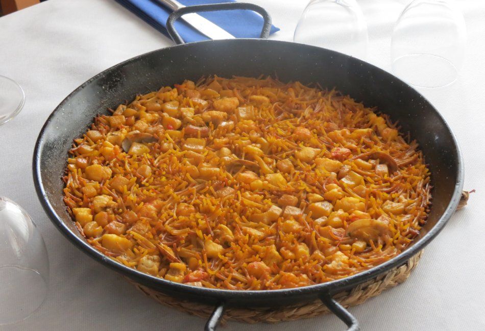 Dónde comer paella en Peñíscola. Fideuá.