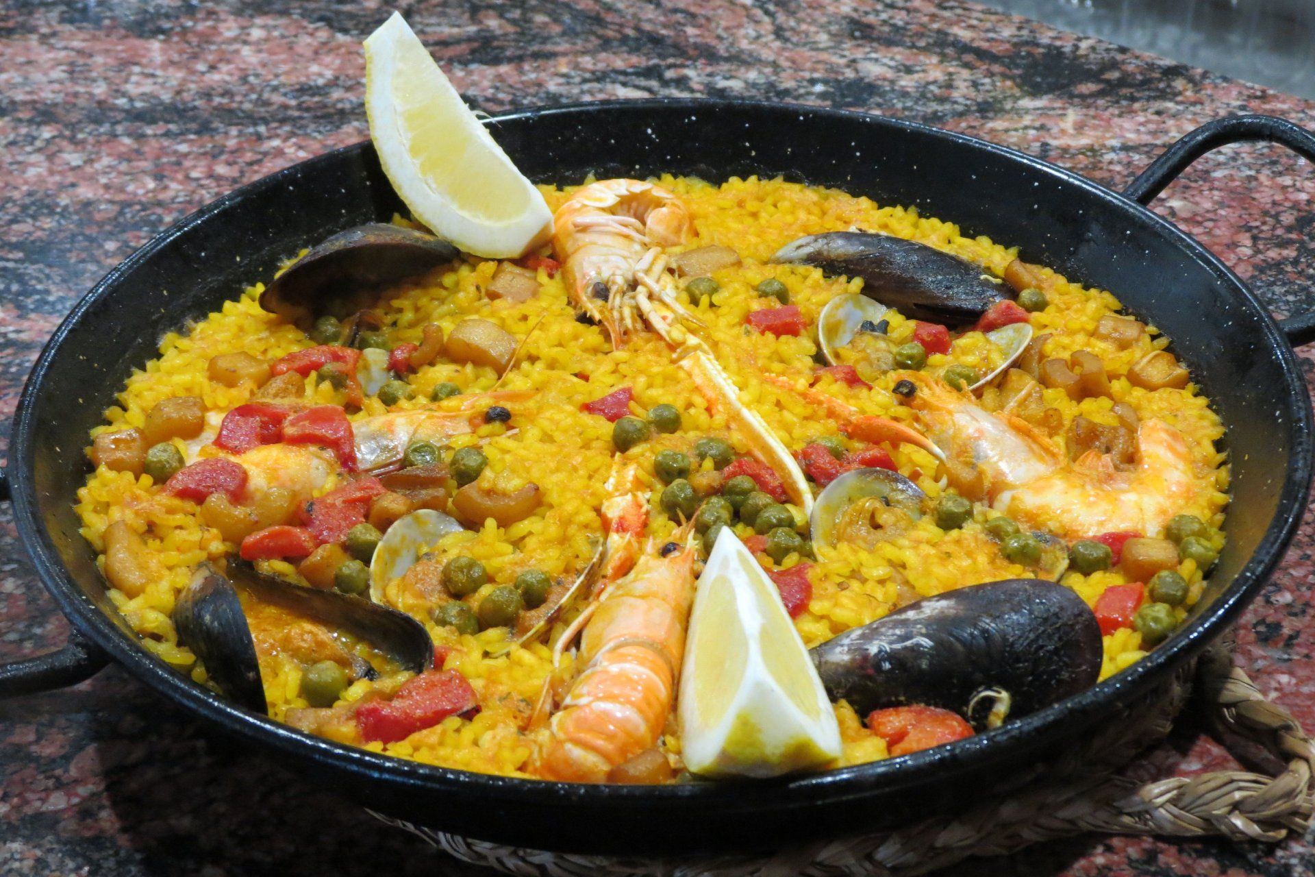 Paellas para llevar en Peñíscola para cumpleaños. Paella mixta.