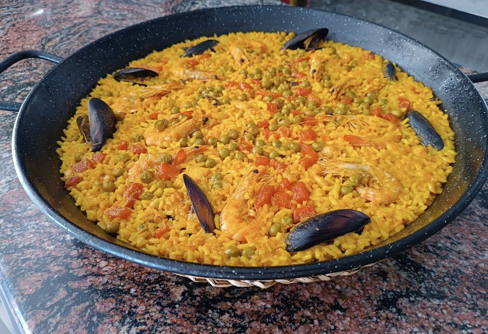 Paellas para llevar en Peñíscola para eventos. Paella valenciana.