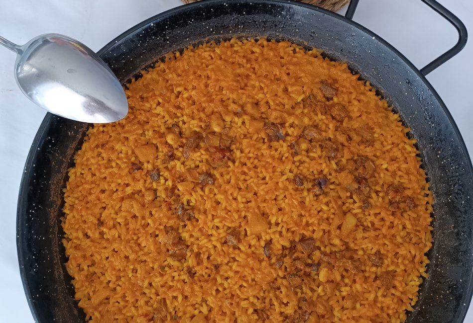 Paellas para llevar en Peñíscola para ocasiones especiales. Arroz del chef.
