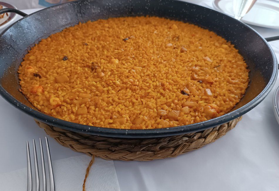 Paellas para llevar en Peñíscola para ocasiones especiales. Arroz del chef.