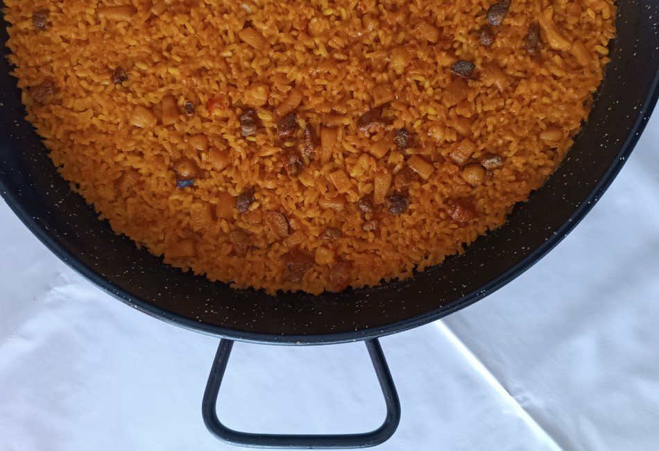 Paellas para llevar en Peñíscola y comer en la playa. Arroz del chef.