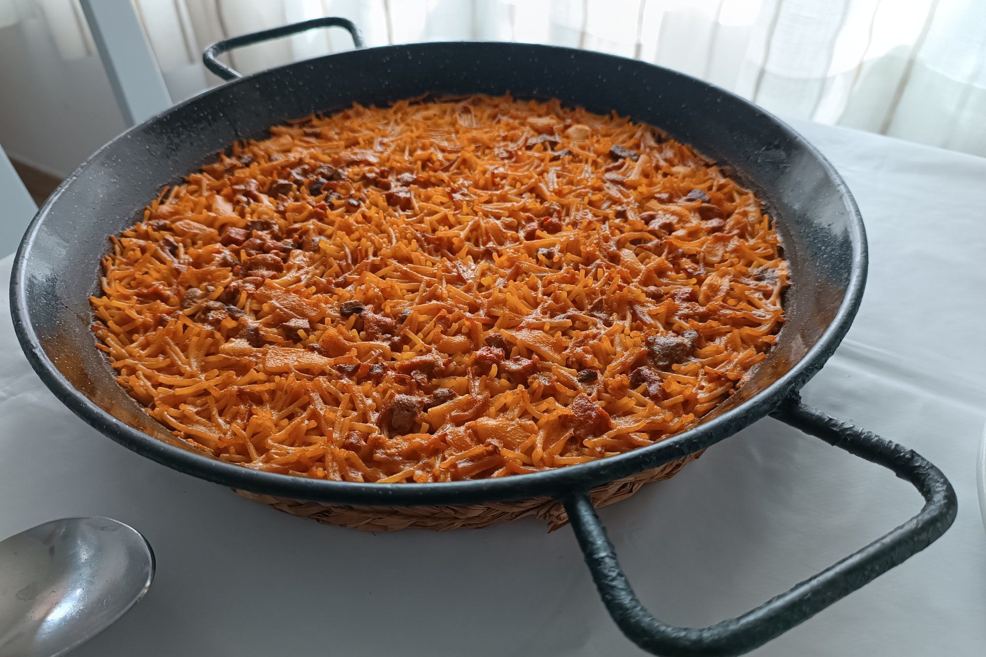 Paellas preparadas al momento para llevar en Peñíscola. Fideuá.