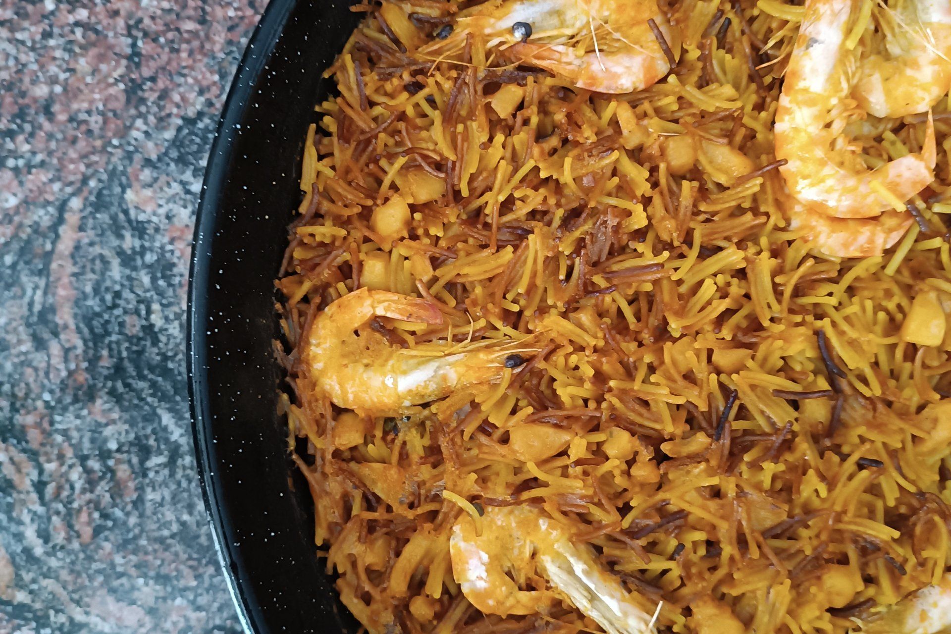 Paellas sabrosas para llevar en Peñíscola. Fideuá.